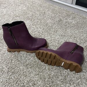 Sorel Plum Ankle Wedged Booties